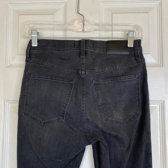 MADEWELL Petite 9 Inch  Mid-Rise Skinny Jeans in Black Sea Size 26P Distressed - Picture 8 of 11